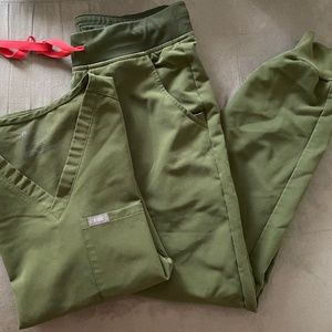 Figs womens size small set - green